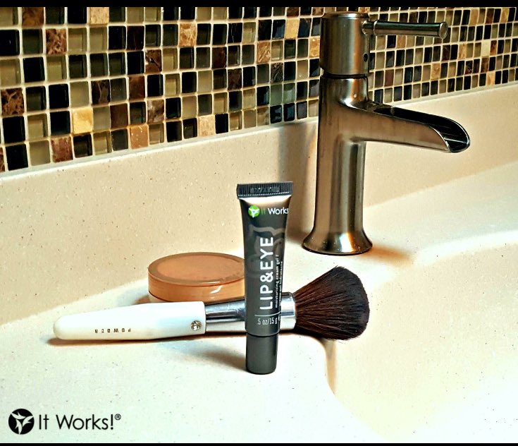 elizabethcworks's tweet photo. When people ask me if I'm really over 40😘😃🤓#eyedare #40isthenew20 #mompreneur #ladyboss #skincare #lookyoungfeelbetter cooleye@myitworks.com https://t.co/81G7B1Qjo0