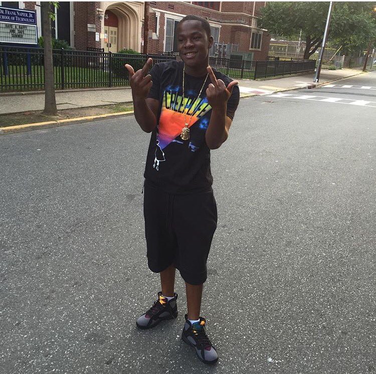 glockboyboss's tweet photo. Your 🌏 baby 🖕🏿🖕🏿🖕🏿🖕🏿 https://t.co/5wI66UGXnv