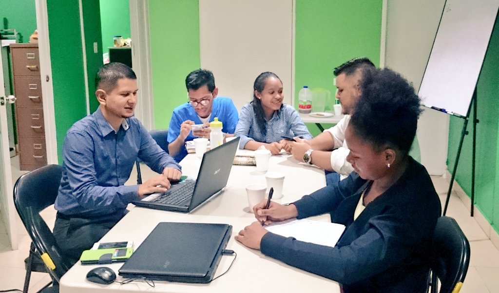 APNDPANAMA's tweet photo. Reunión de congreso 2016 a 2 meses de su ejecución. Separa tu cupo, estamos llegando a la capacidad #congresoapnd2016 #apndinnovando #APND https://t.co/0SMXwcXkmo