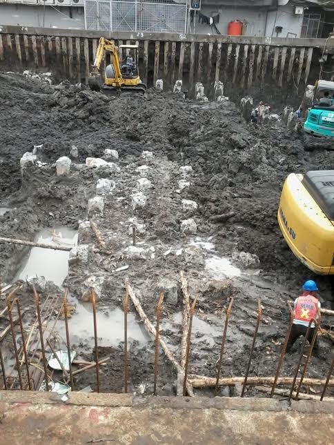 bomahermawan's tweet photo. Kang @ridwankamil mohon tinjau lokasi proyek Aptmn MetroPenthouse di SoeTa_tanpa IMB &amp; Amdal_Lurah Cmt SatPol PP cuek aj_Wrg resah #bandung https://t.co/b1Lt0YBFfw