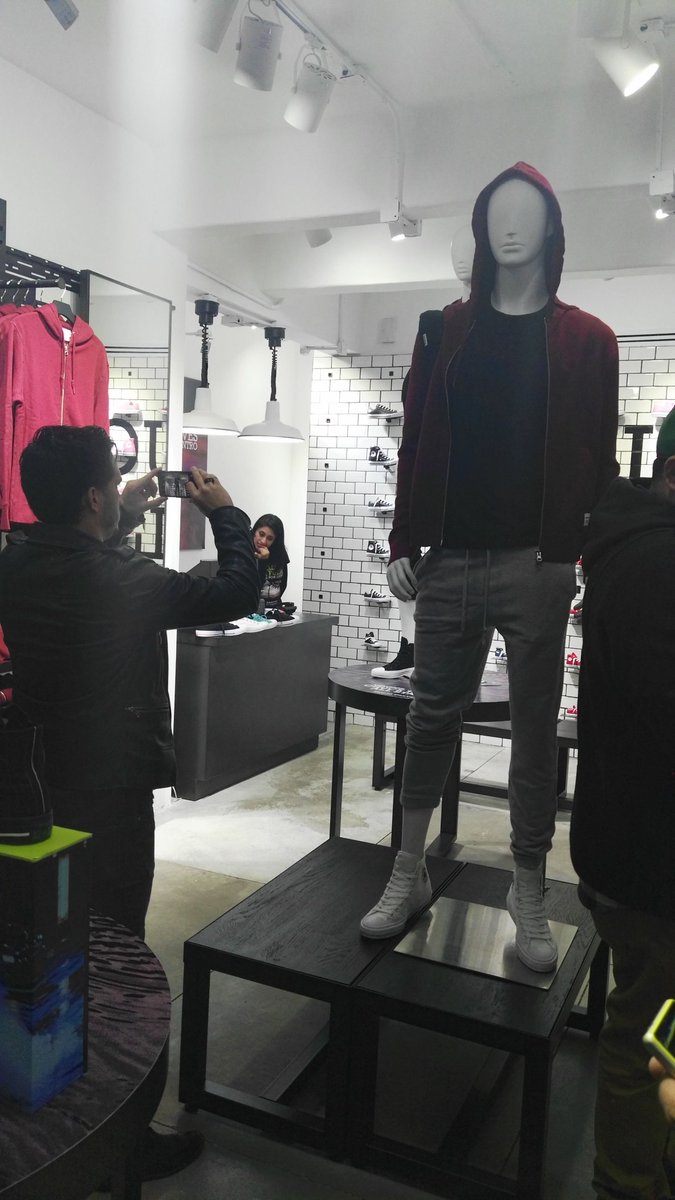 converse_mexico's tweet image. #ConverseEssentials está construida bajo 3 fundamentos: construcción, calidad y fit.