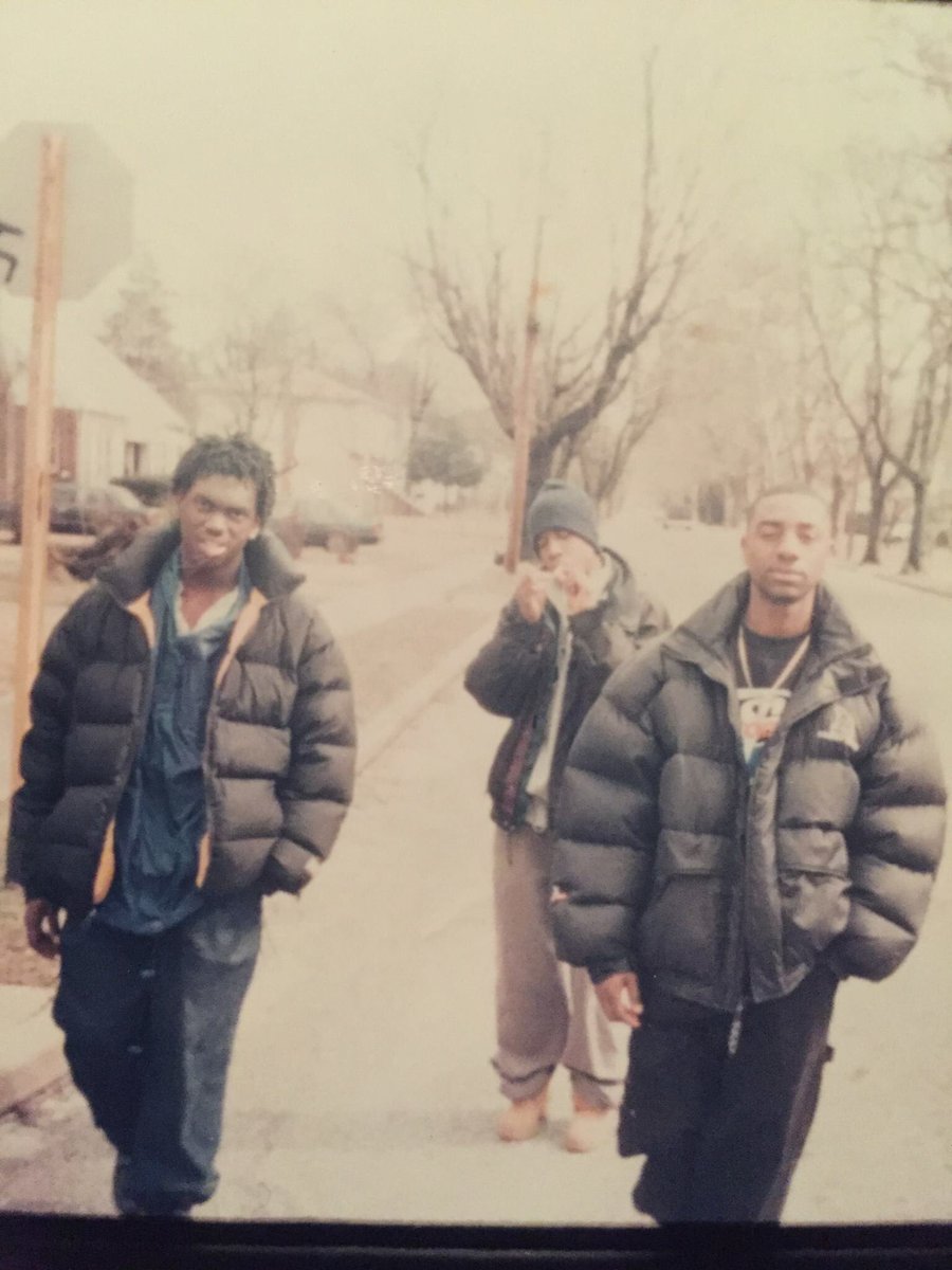 Definiteproduct's tweet photo. Don't worry about what I was rolling up in the background lol #CedarSt #Csm #TBT #Classic The Golden Era #Uniondale #LongIsland #Exit21 https://t.co/UhTSoyjqPH