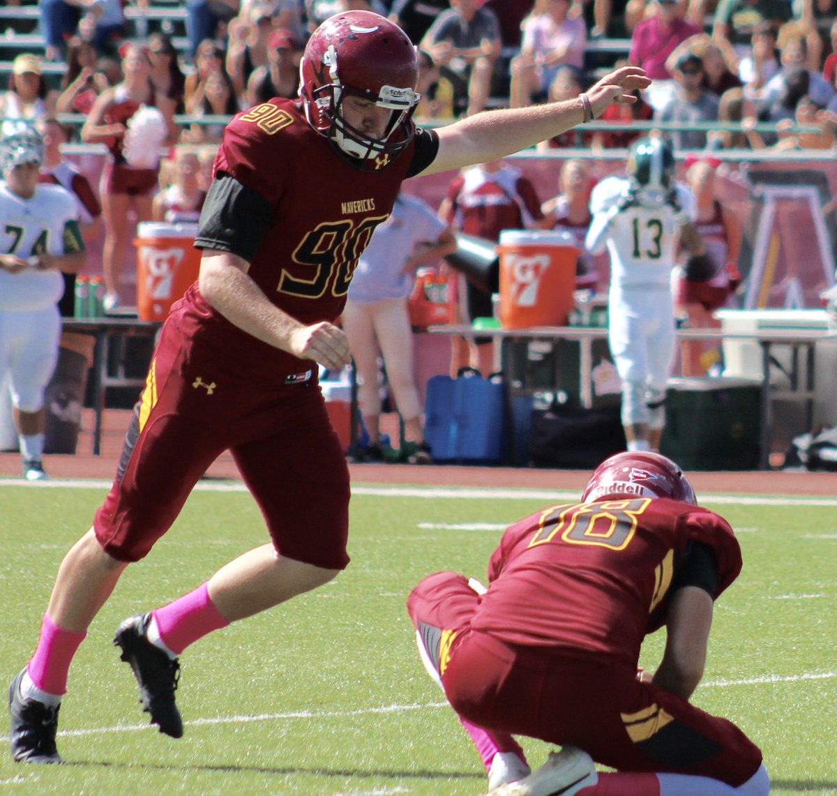 ChadKonecky's tweet photo. Meet D2's most prolific kicker this fall: Quirky &amp; carefree Ryan Sheehan. The man behind @CMUMavsFootball 4-0 start https://t.co/Z8M01JE1No https://t.co/6fXypEEi19
