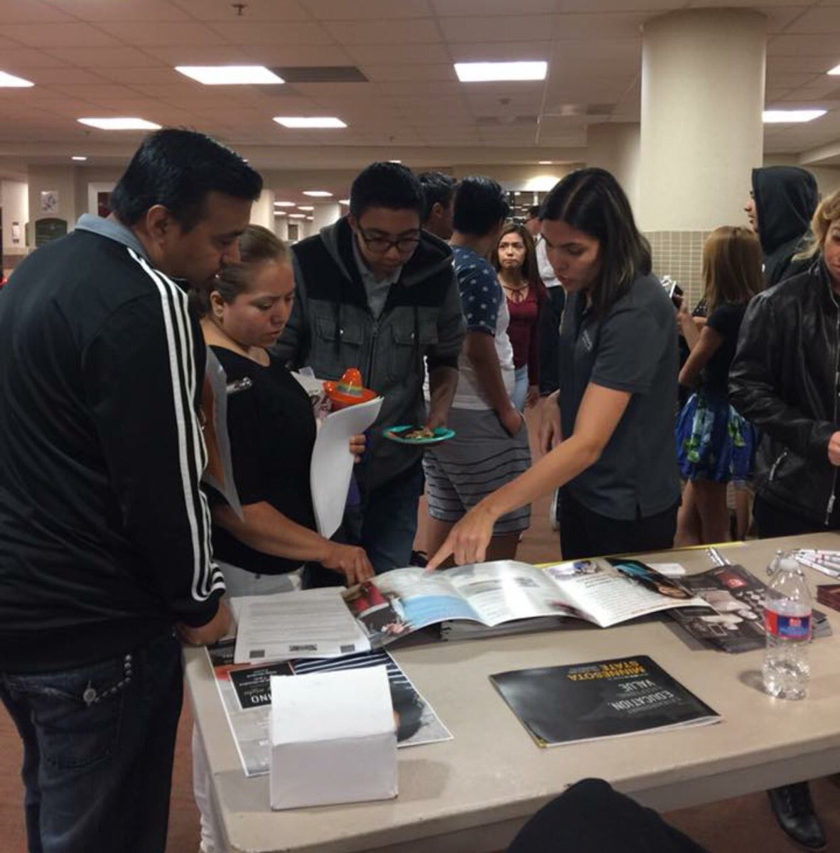 Lydia11102's tweet photo. Lakeville South High School hosted their first Latino Family Night! A night for families to connect. #LSHSpride #Transform194 #ISD194 https://t.co/IDda1HN6rM