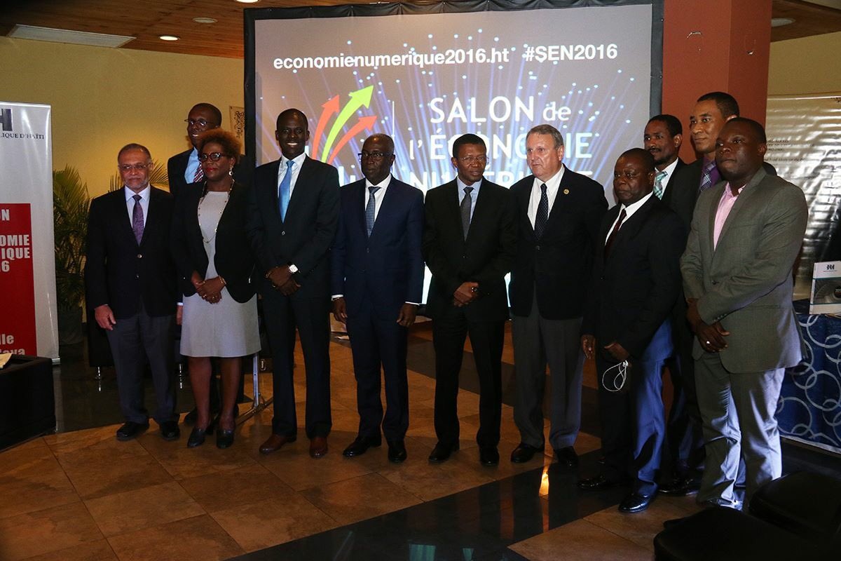 HBeaucejour's tweet photo. Salon de l'économie numérique TOTAL SUCCESS ...#sen2016 @juno7 @HAITITECHNEWSS @HTnumerique2030 @ConatelHT @ConatelHT @HACARABTECH https://t.co/9h3CgRFKEI