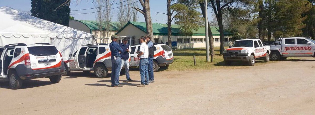 geosistemassrl's tweet photo. @geosistemassrl en el Curso de #Agricultura y Ganadería de #Precisión en #INTAManfredi #CursoAP2016 @INTAInforma @INTAAgroind @sensefly https://t.co/ndVu66jGVc