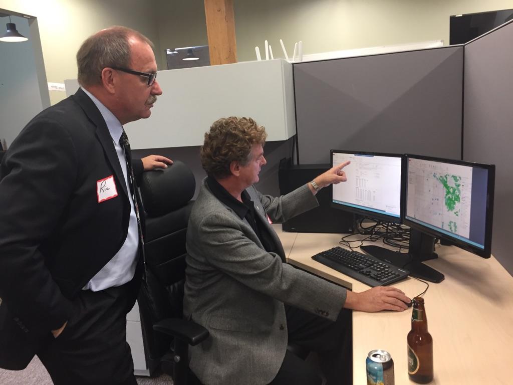 ReSourceYYC's tweet photo. ReSourceNET demonstration with @geoLOGICsystems @energynavigator @RicMcIver #collaboration #software #calgary https://t.co/DgPuo8Hxqn