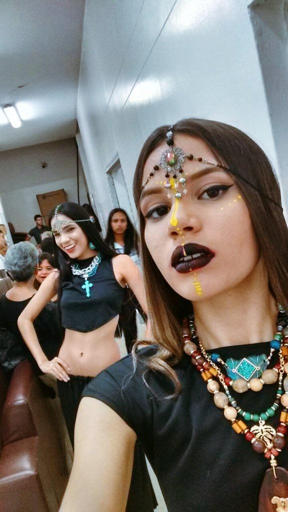 KimberlyVega99's tweet photo. Primer dia del evento #EIFW 
Accesorios de #MalejaIguaran ✌💄 https://t.co/Hl4RnaCy5M