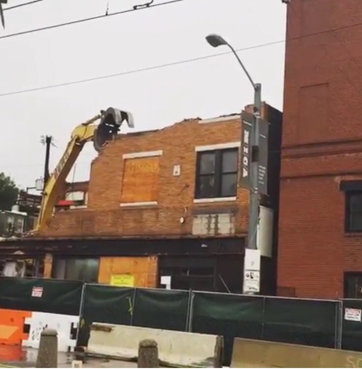 And today it became a one-story... #byebyeDolphin instagram.com/p/BK8TZntDYTr/