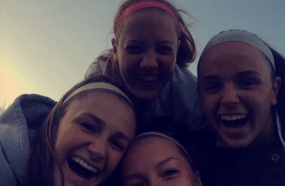 devvvvoo's tweet photo. Happy birthday to the funniest girl I know!!!! Miss you so much! Lov ya tay❤️❤️❤️❤️💞💞🤑🤑 @taybrown777 https://t.co/7lkDpKHA2F