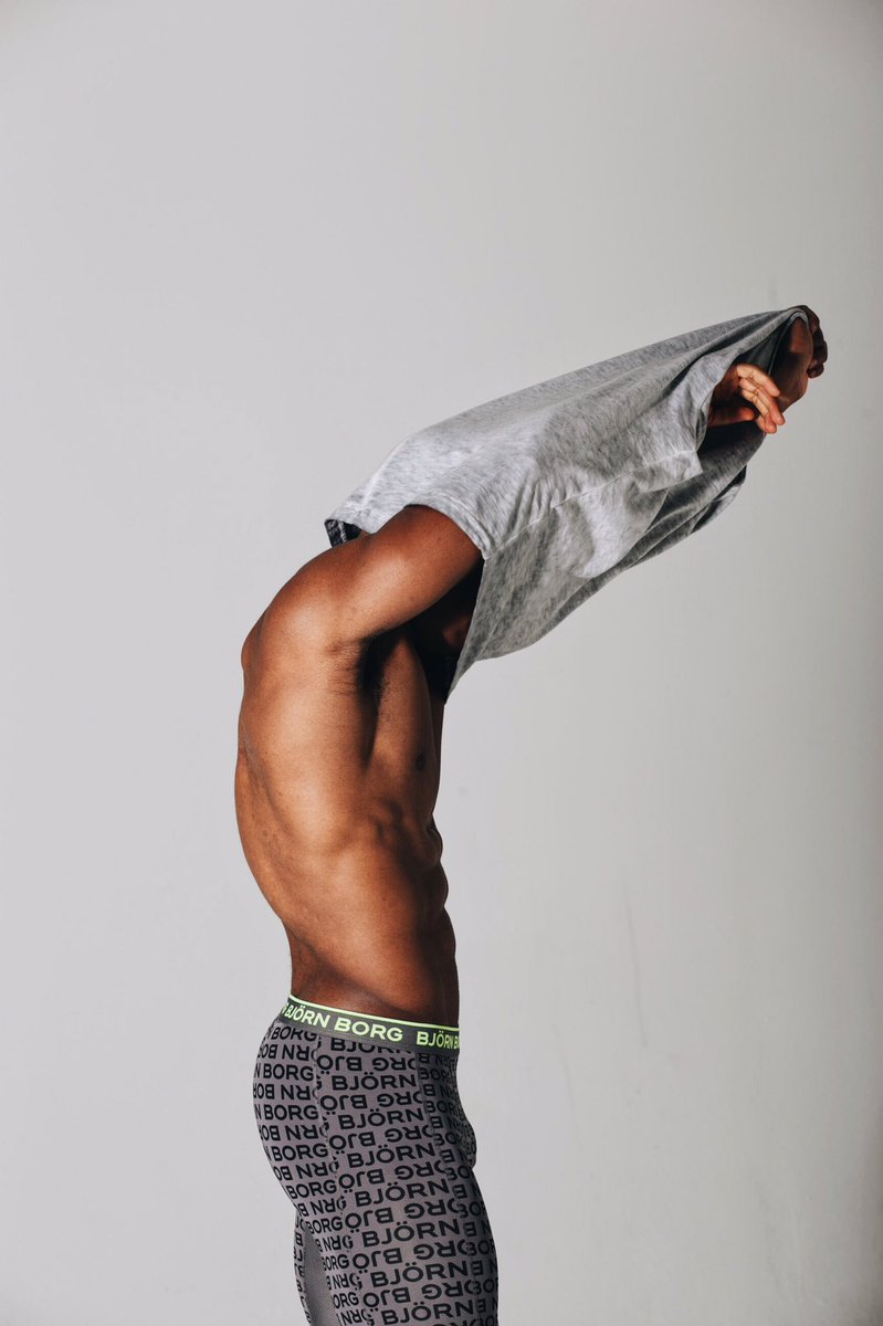 thetmsblog's tweet photo. Don't know about you, but we're still pretending it's summer! @DELACOMMUNE tee and @bjornborg performance shorts, now on the blog! #tmsblog https://t.co/byyvqguO5d