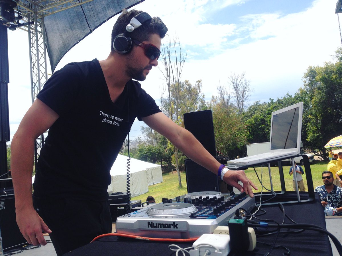 samedjs's tweet photo. -Happy Day- @Normanmix pasa un cumpleaños genial y sigue haciendo excelente música electrónica 🙌🎉🙌🔊🔊 #djlife #samedjs #hbd #inthemix https://t.co/DHHVtyvNgy