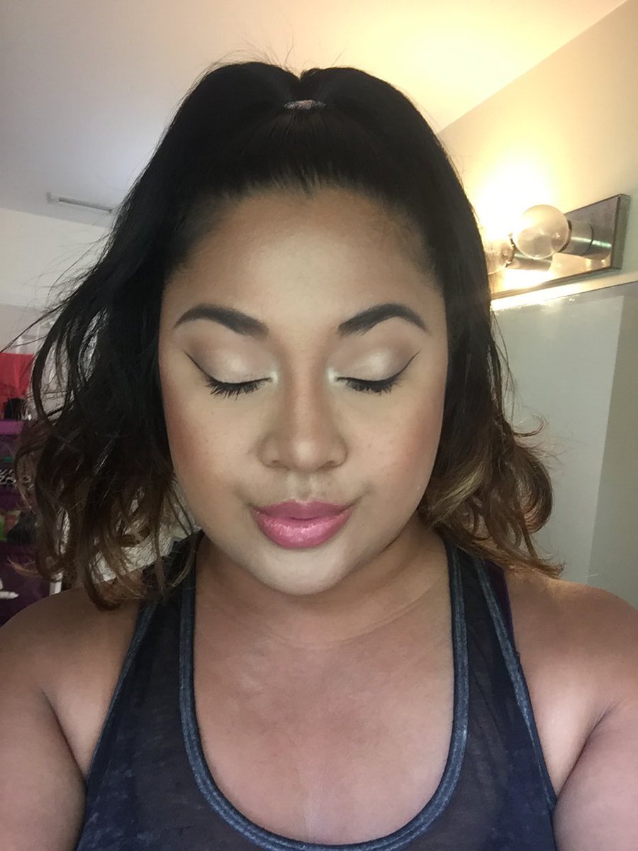 FullBeautyByAMC's tweet photo. Testing out these new @BenefitBeauty brow products in shade 3. Packaging is so fun! Product is equally excellent! https://t.co/84mh3GbwxK