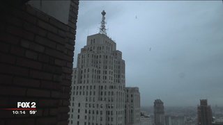 Detroit's glowing heart atop the Penobscot Building, is out @Charlieleduff @LeduffUSA