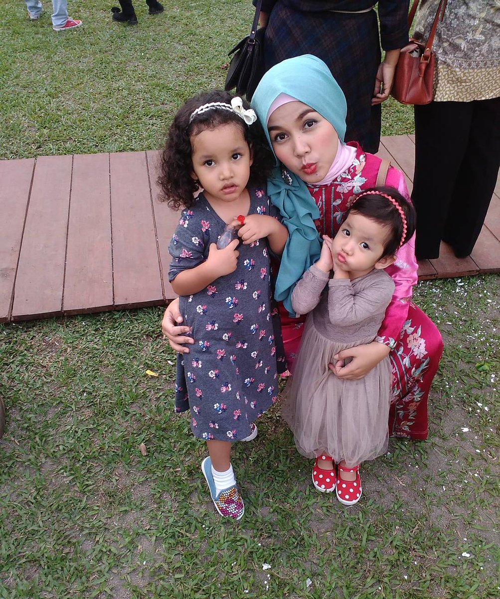 Penty_10's tweet photo. My liburan familly @queen_nissa semoga selalu sehat terusss sob https://t.co/gvaOMfMuC3