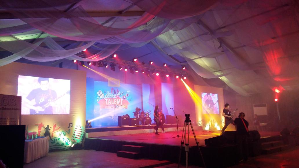 seraphimblue44's tweet photo. What a terrific and hot performance of Hot Sauce Jr. Band of #Sti33 #stitalentsearch2016 #seraphimsnotes https://t.co/dq0ERIdwBV