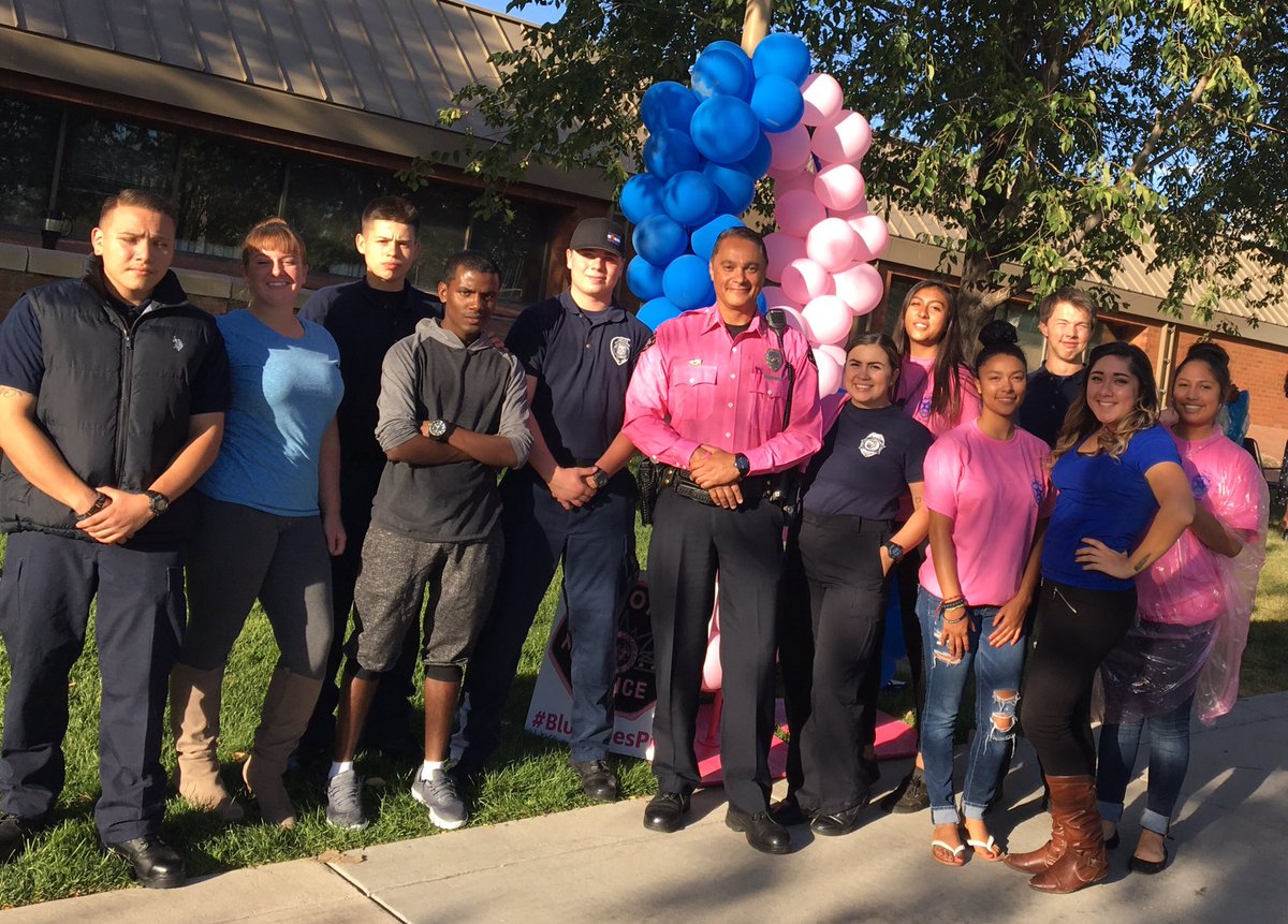 AuroraPD's tweet image. #BlueGoesPink Real men wear pink! Chief Metz wearing his special uniform shirt today for the Breast Cancer Awareness Ribbon formation today.