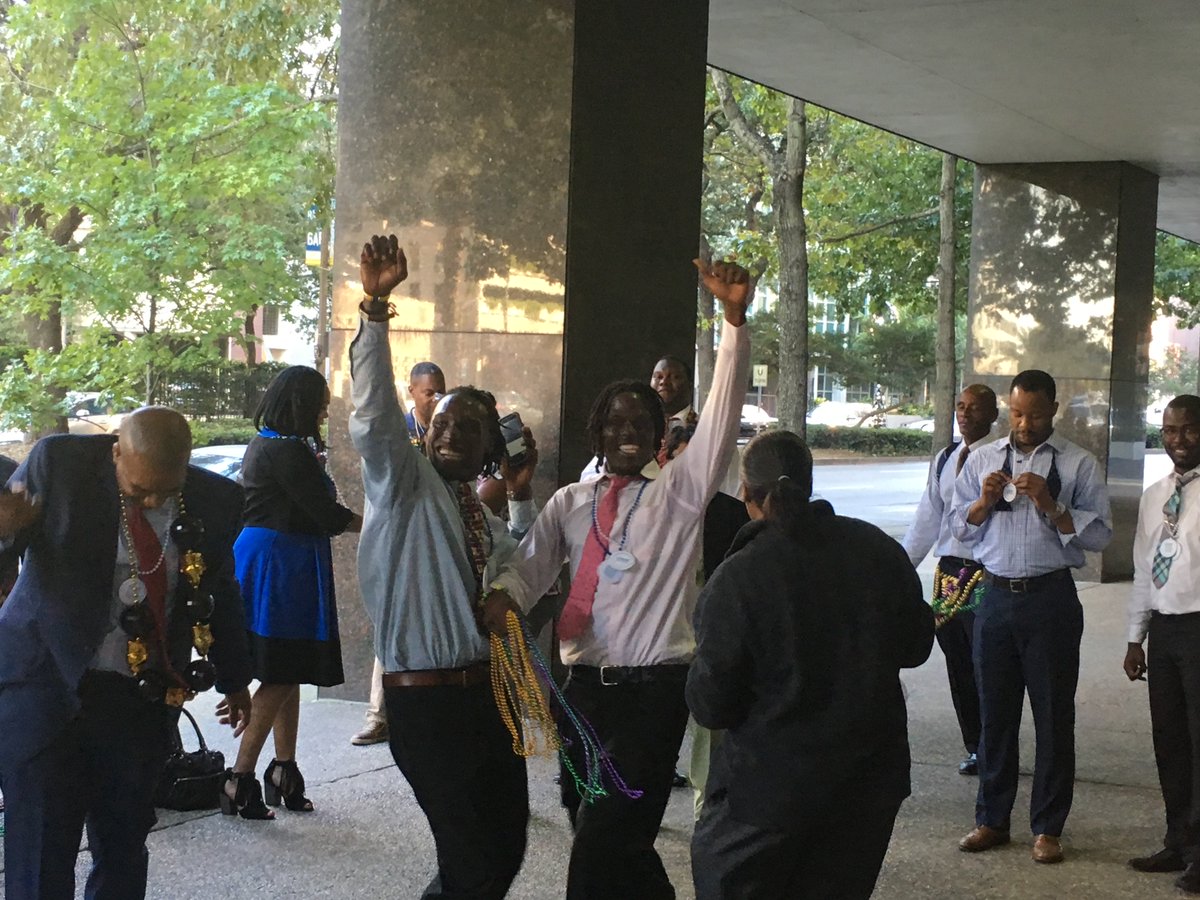NikkiDickens1's tweet photo. #ISTRIVEFOR Fun when we work! STRIVE hits NOLA #STRIVEINTL #STRIVEInstitute #STRIVENOLA
#STEPUPNETWORK https://t.co/cXQOg3tpnG