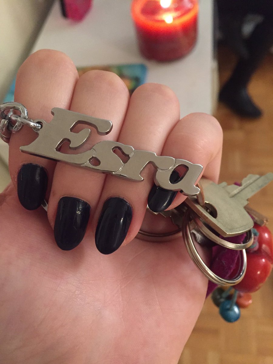 LesraExia's tweet image. You need to go to Turkey to get a keychain with our names on it @Merxdes