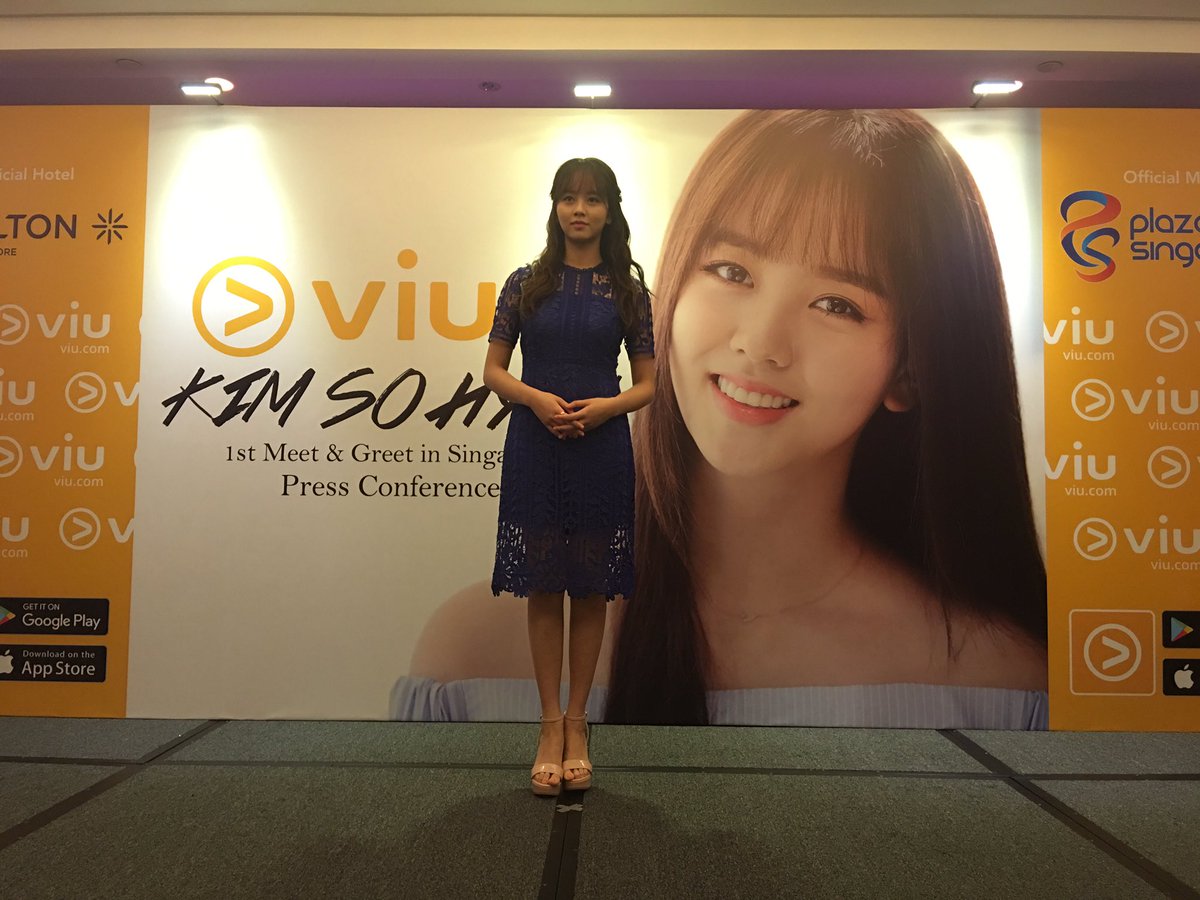 ViuSG's tweet photo. [#ViuKimSoHyun] Back on stage for a photo session! https://t.co/y0s087LAJt