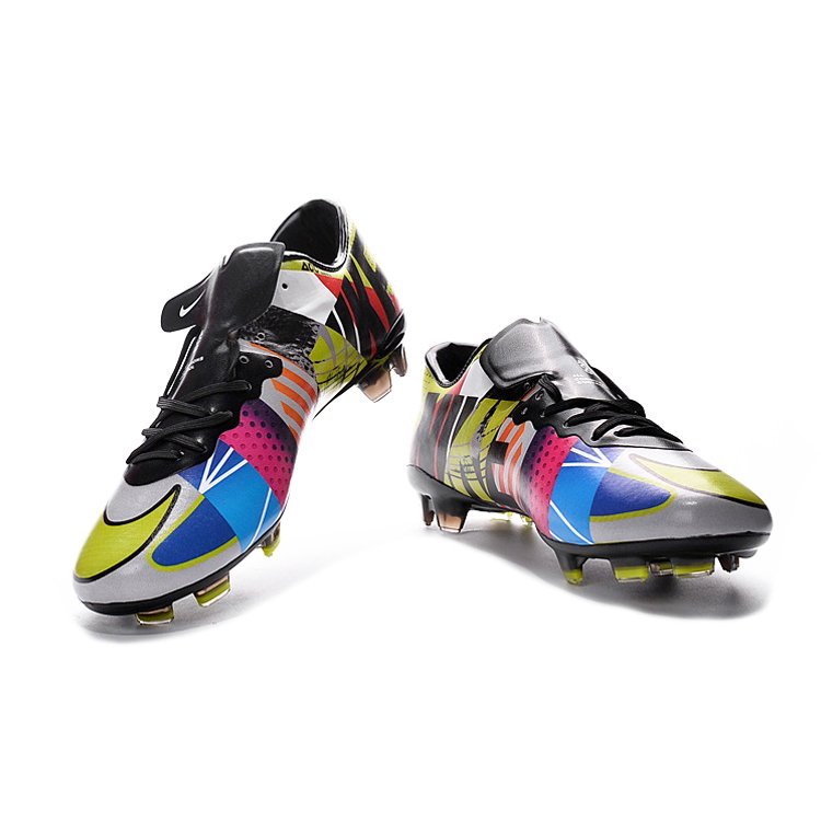 bit.ly/2cVlHQU Nueva Colección de Botas Fútbol! Mejor calidad a sólo 66.9€!