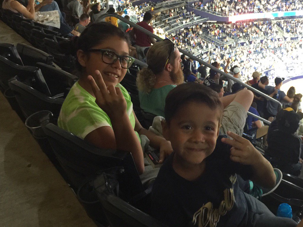 littlesnacks3's tweet photo. #SDinHD https://t.co/gvVyHOlUP3