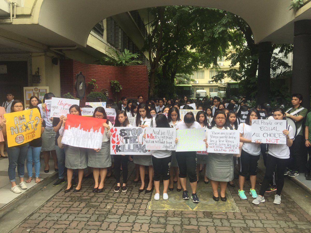 DZMMTeleRadyo's tweet photo. Mga estudyante ng St. Paul University Manila, nagprotesta laban sa extra-judicial killings | via @Dennis_Datu https://t.co/pwp7Q3GBsw