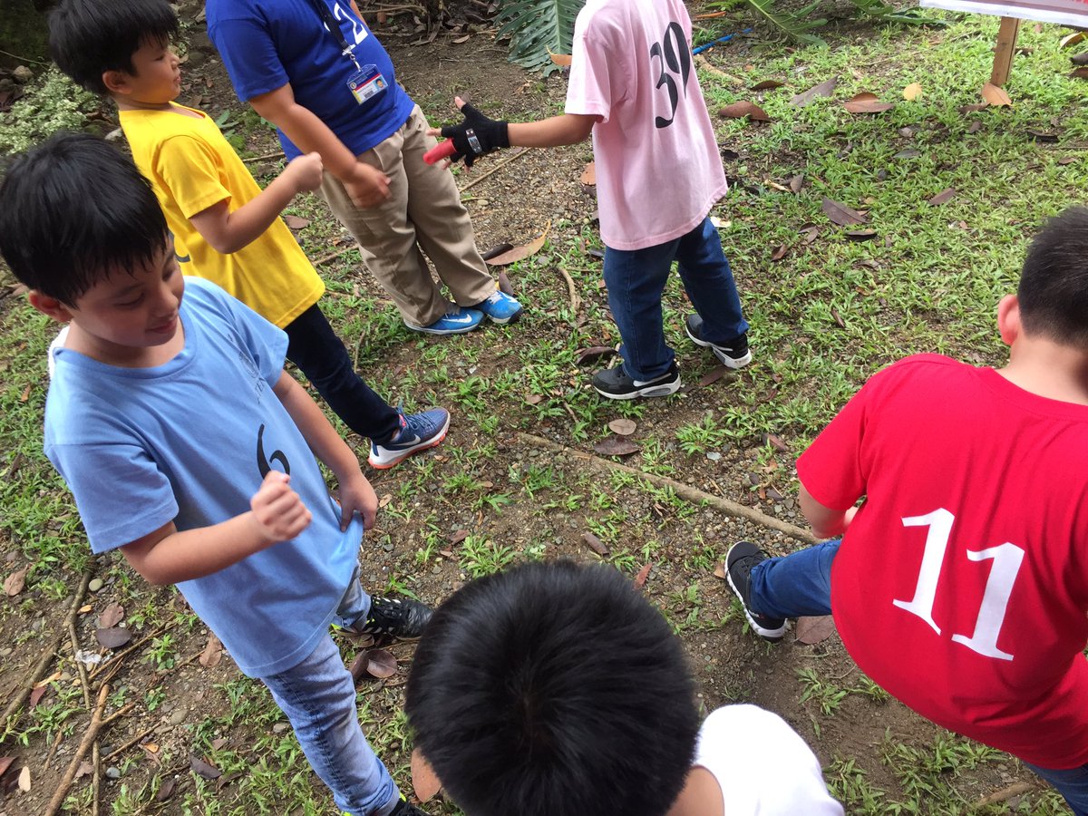 zaynmoulic's tweet photo. Just taught these youngbloods one of the Best games ever... pick and split... #AGSFair #Throwback https://t.co/Lo5ggi2RMc
