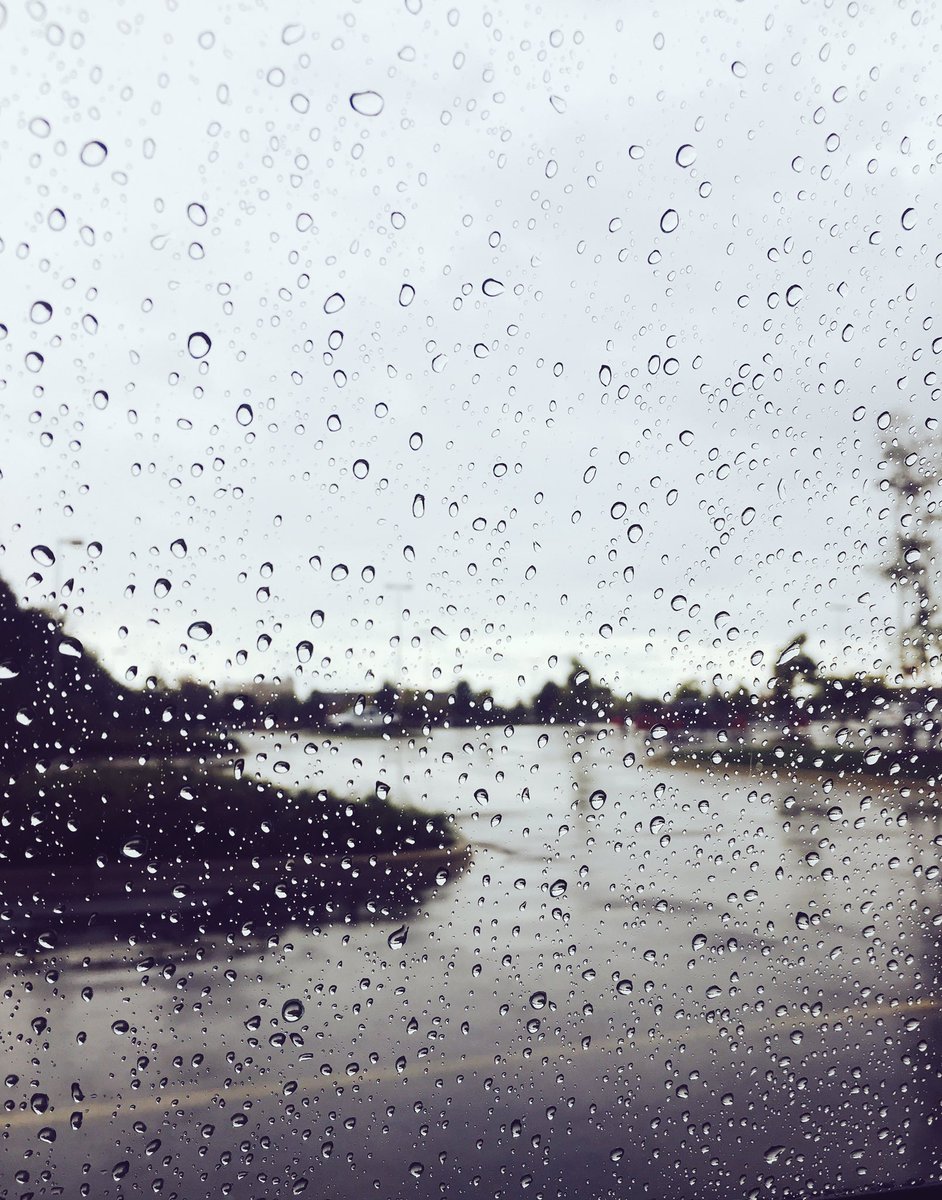 encore_chops's tweet photo. "I love you because no two snowflakes are alike, and it is possible, if you stand tippy-toe, to walk between the raindrops"-Nikki Giovanni https://t.co/s0iS4ecuPY