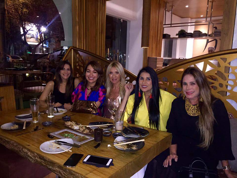 pataliali's tweet photo. Con el #ComboTop 🔝
La gente auténtica e inteligente me inspira...
Gracias!!!! Que delicia de noche.. https://t.co/FkAQnOt9ss