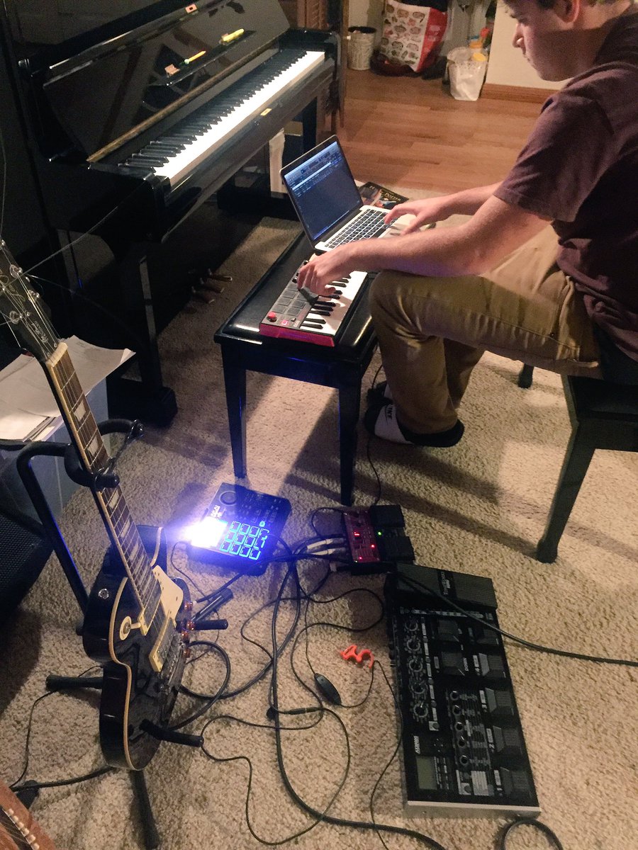deborah_kirk's tweet image. @Ezra_Henderson got out ALL his toys tonight #loopmusic #loopfest