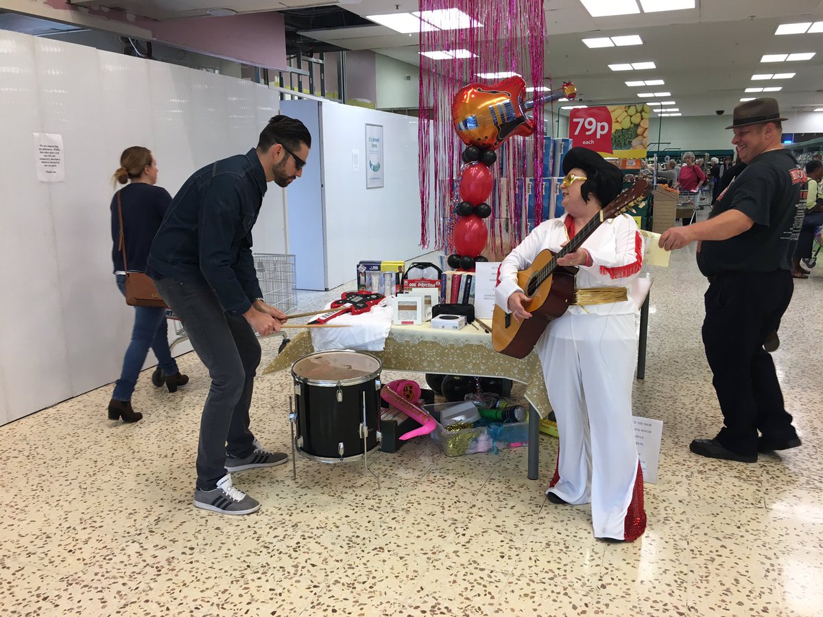 #RockTheShop 2! Fun all weekend long! 🎤🎸🎷 @RCFtescotweet <a href="/dicker_claire/">claire@loudwater</a> @DHadders10 <a href="/tress_steadman/">Tress Steadman</a> @TashHammond