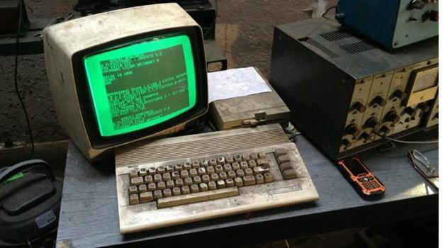 DiverseGeeks's tweet photo. Duuuuude! --> A Commodore 64 has helped run an auto shop for 25 years - https://t.co/p2l5zNLN4c #fridaygeeks https://t.co/KJ16DA1H7O