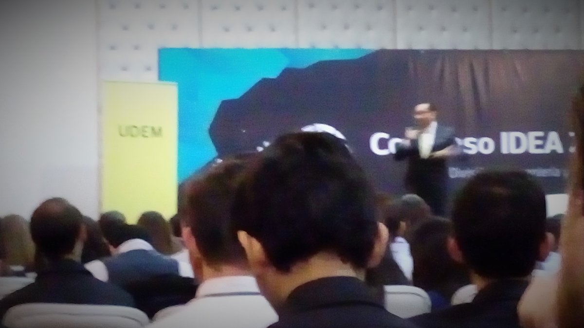 Israel_GIGB's tweet photo. Viviendo #CongresoIDEA16 con la DIT en #SerDIT #DITUDEM #ITCUDEM @udem @Ingenieria_UDEM Día 1, Plática 4, SMAC con el Señor Java 😃🤓👌👍💻📲 https://t.co/m4g2QfKndj