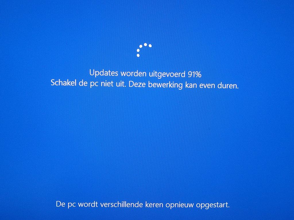 What the f*** 45 minuten! Kan even duren #win10update... Grrrrrr
