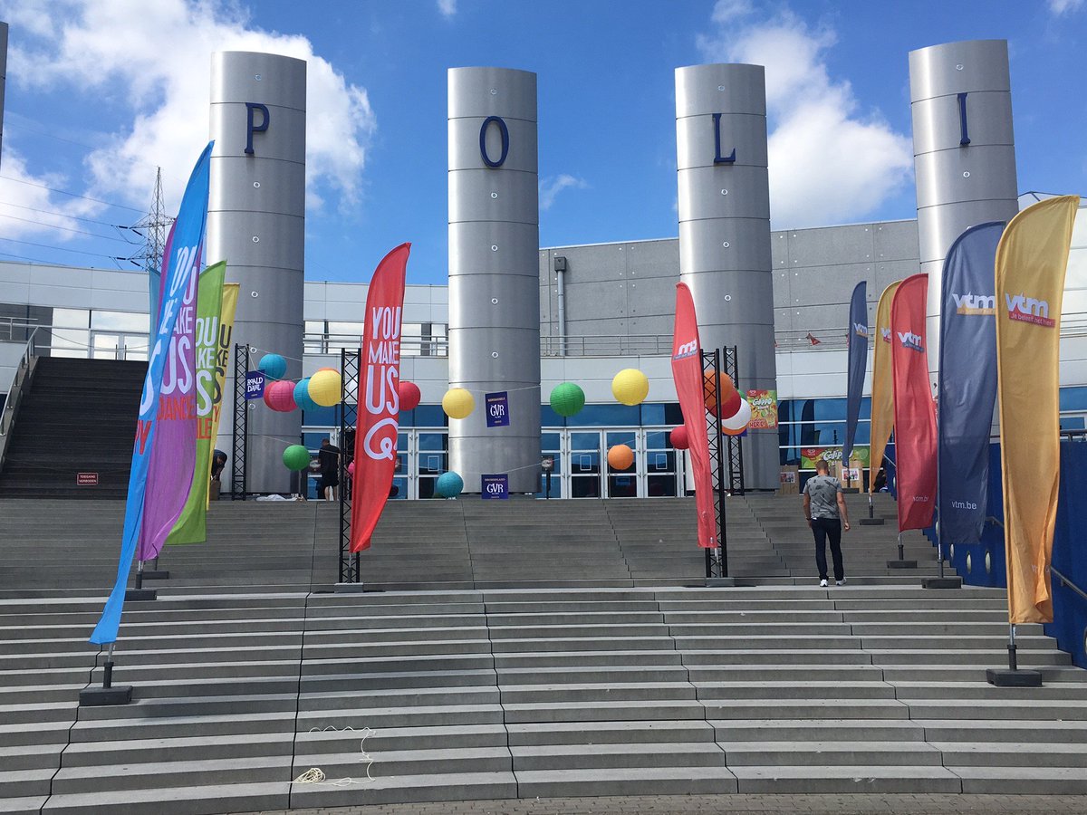 Herva_bvba's tweet image. Kleurrijke rebranding @joe_be, @Qmusic_BE &amp;amp; @VTM #Eventflags #SmartRollBanners #WeLoveBigPrints