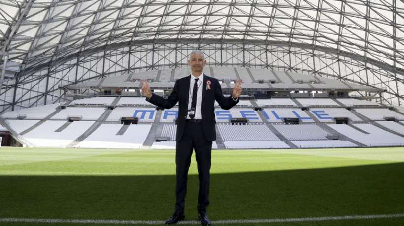lnstantFoot's tweet photo. Au chômage depuis son licenciement d'Ajaccio en 2013, Fabrizio Ravanelli ne cache pas qu'il aimerait entraîner l'Olympique de Marseille ! https://t.co/z3KPS14VB3