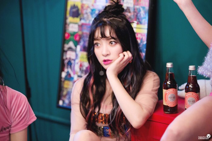 DalShabet_SG's tweet photo. Dalshabet Ayoung [FRI. SAT. SUN] Behind The Scene cuts https://t.co/puFvn9Orzy
