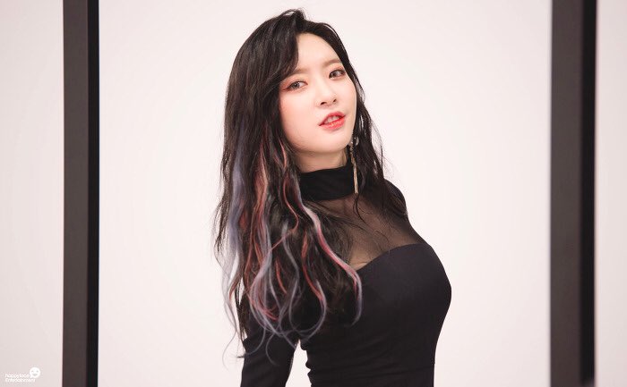 DalShabet_SG's tweet photo. Dalshabet Ayoung [FRI. SAT. SUN] Behind The Scene cuts https://t.co/puFvn9Orzy