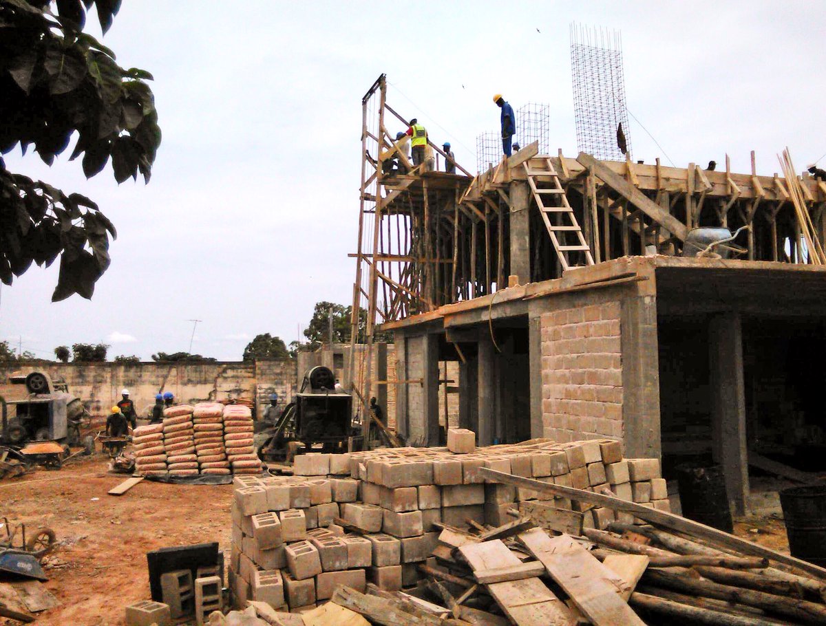 CineGuimbi's tweet photo. Le nouveau #CinéGuimbi grimpe. La levée de fonds continue #Burkina #Cinéma #culture #Afrique https://t.co/s4Av4c5KbO