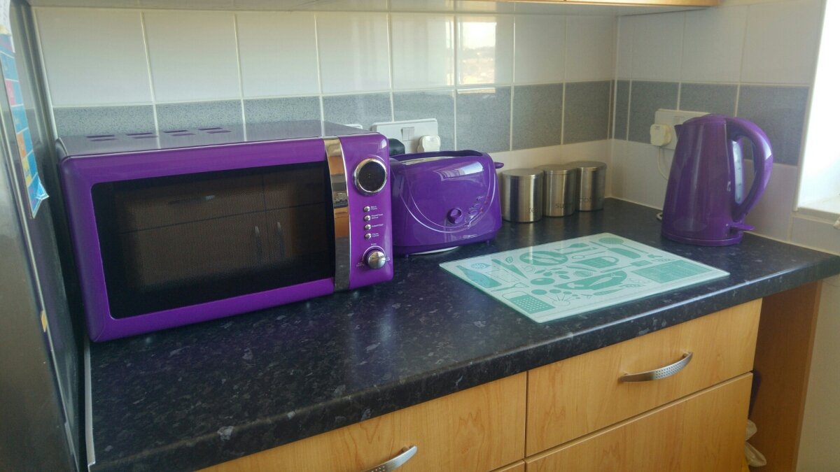Lentlesslypurpl's tweet photo. I got such a bargain for my dream purple kitchen https://t.co/EGZFBsSkK1 #bargains #purplehomes #purplekitchen #purplemicrowave #wilko https://t.co/A7NcHQdrqF