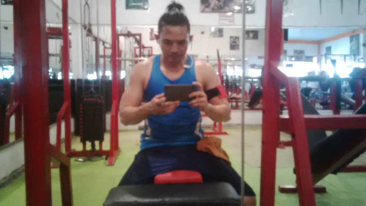 dede_51406's tweet photo. Gym time 😁😁😁 https://t.co/fO5GMkdEHn