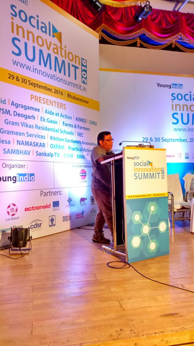 niyazlive's tweet photo. Jatin Das,Reuters says each citizen is going to be journalists, its positive trend fr change. #SIS2016 @N_A_Shah_Ansari @bndurga https://t.co/50robuD1tx