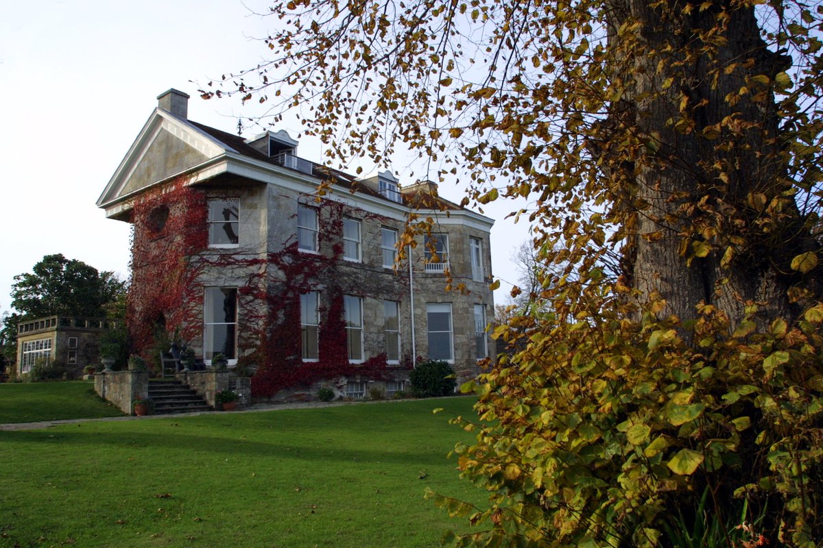 PrioryBayHotel's tweet photo. The "season of mist &amp; mellow fruitfulness" is one of my favourite times of the year. Peace descends @PrioryBayHotel https://t.co/1TD4qLfNUm https://t.co/AWnAVybQ38