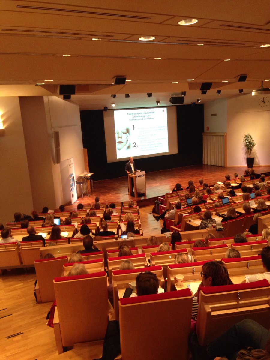 Positiv skolanknytning och medvetenhet är skyddsfaktorer mot normbrytande beteende. Andershed föreläser på  #elevhälsakonf <a href="/HenrikAndershed/">Prof. H Andershed</a>