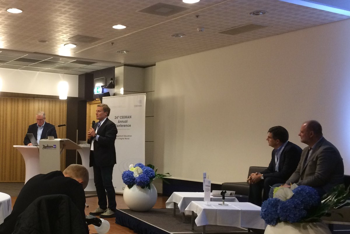 GeorgeILIEV's tweet image. #FingerprintTech was expensive because only Govts used it. Then @Apple bought a #startup &amp;amp; cost is now a fraction, says @TheBigDisrupt.