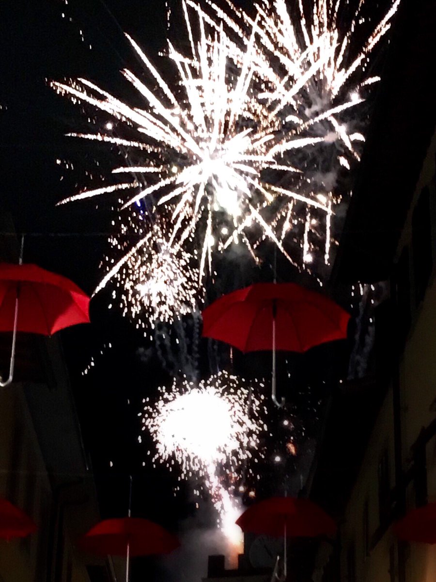 Bellissima conclusione per la #festadelpatrono 2016! grazie a tutti #Pontassieve <a href="/RadioSieve/">Marcelina Swaczyna⏹👦🗨</a> @Sievenotizie <a href="/MonicaMarini_fi/">Monica Marini</a>