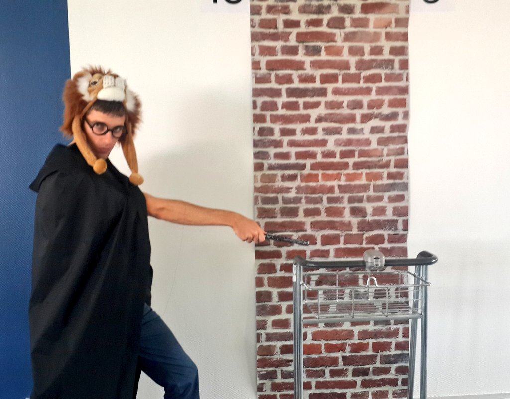 assere_r's tweet photo. Piscine Harry Potter @Epitech. Préparation des costumes en cours @EpitechToulouse... https://t.co/2pqxbSZpK8