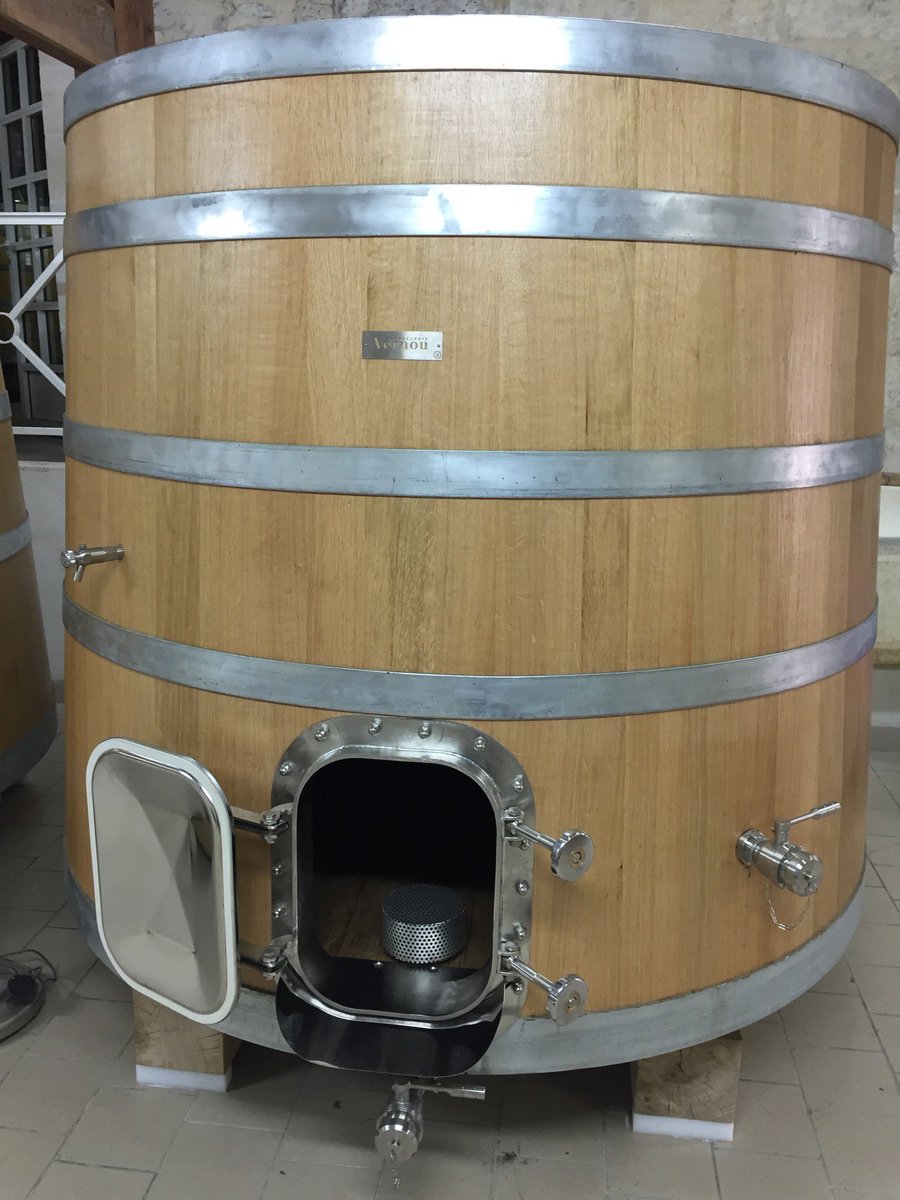 Les cuves du Château Gaby attendent impatiemment la récolte du millésime 2016 ! <a href="/chateaudugaby/">Château Gaby</a> #vignerondunjour #bordeauxtoujours