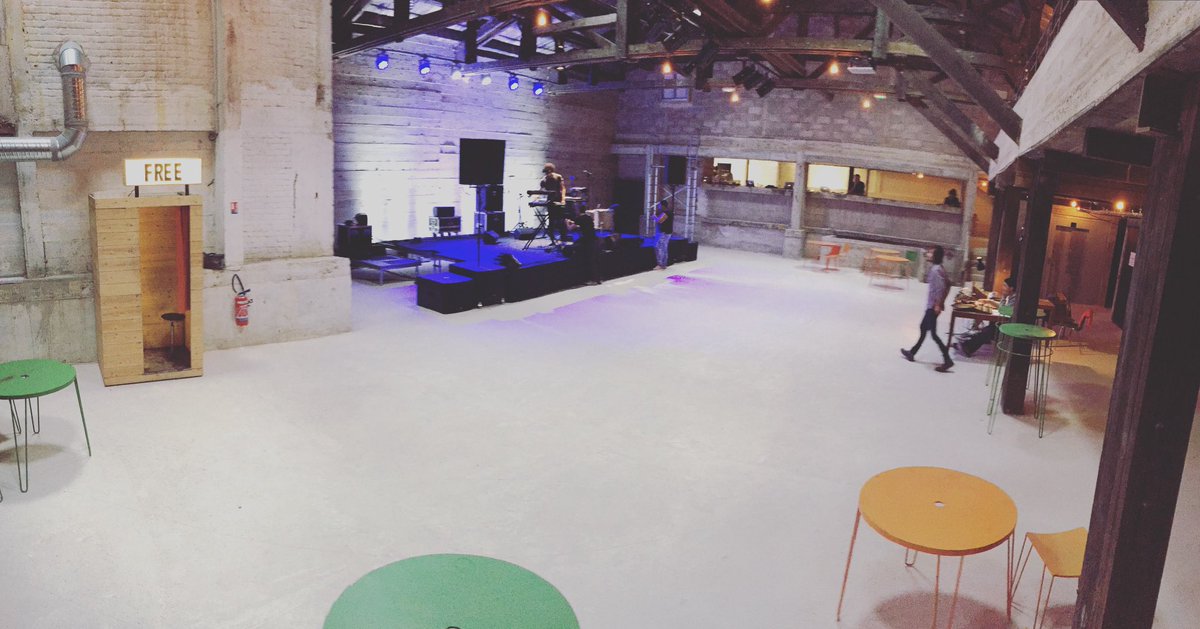 Loopingfestival's tweet photo. @lamverte fait ses balances, les portes ouvrent à 19:30 !
À tteeee ✌️
#looping #Montreuil #festival #paris https://t.co/ubfPqqcLld